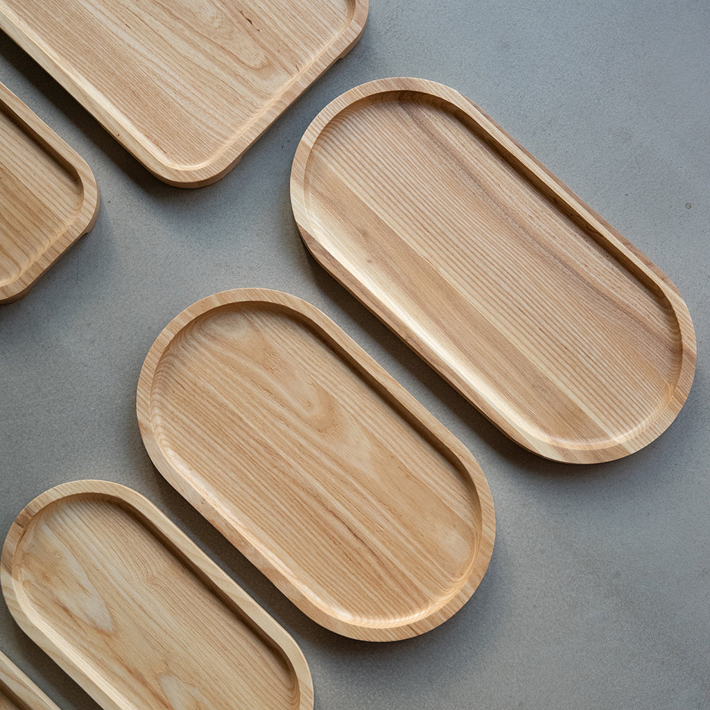 Loveramics - oval solid wood tray for food presentation + cutting