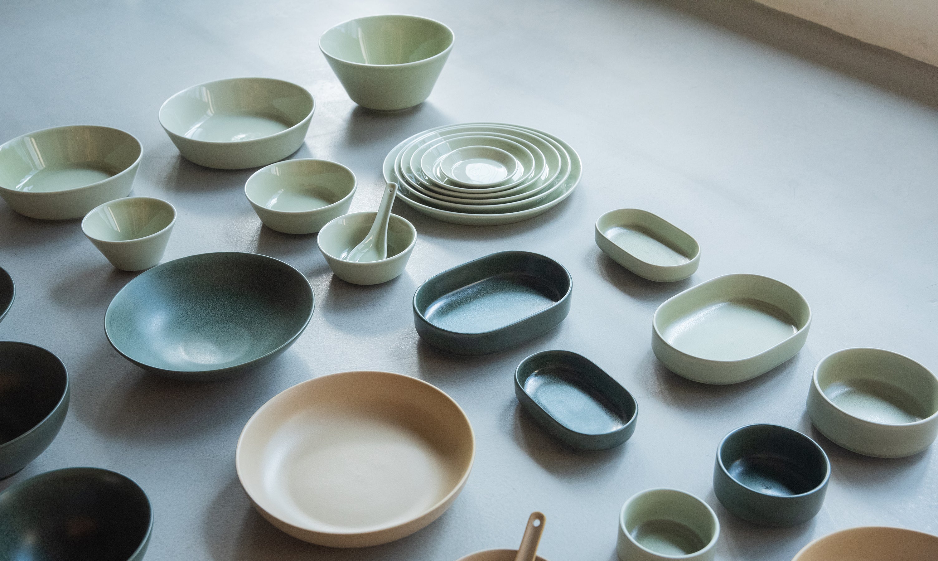 plates & bowls by size